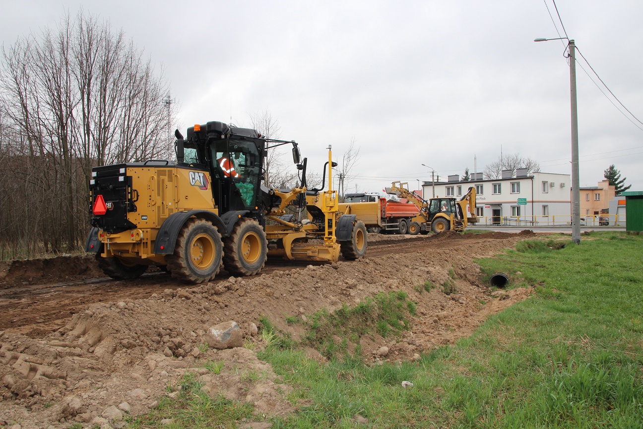 Trwają prace przy przebudowie drogi gminnej w miejscowości Mały Płock na ul. Leśnej